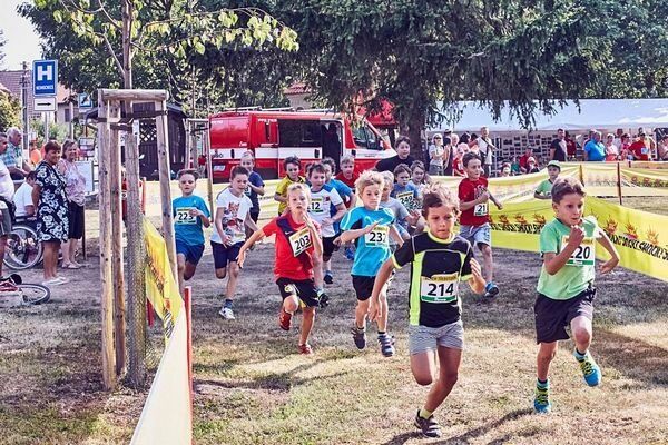 Podpořte nás b(B)ěhem Třebotovem