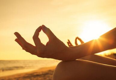 Zúčastněte se kurzu Jógové pozice a "Yoga therapy" ve fyzioterapii