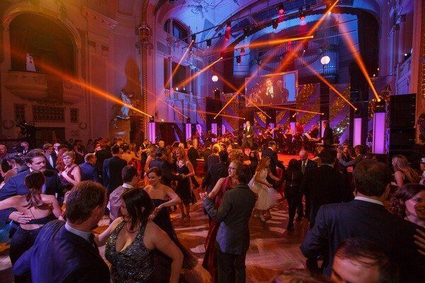 Zveme vás na Benefiční Tančírnu StarDance