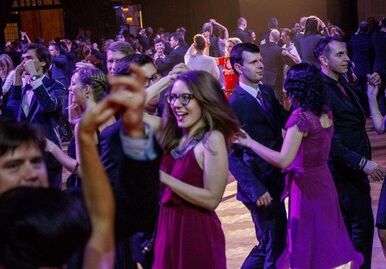 Benefiční tančírna České televize a Centra Paraple zahájila pražskou plesovou sezónu