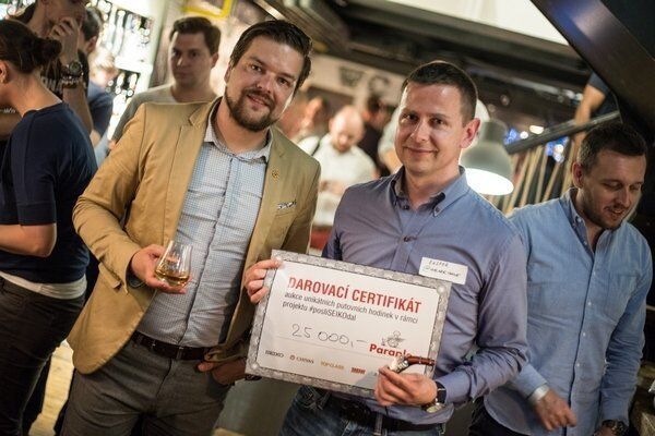 Dražba hodinek přinesla Centru Paraple 25 000 Kč