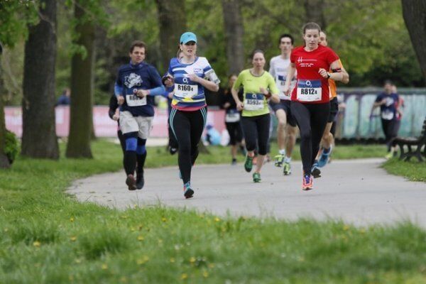 Běháte? Podpořte nás účastí v O2 Pražské štafetě 