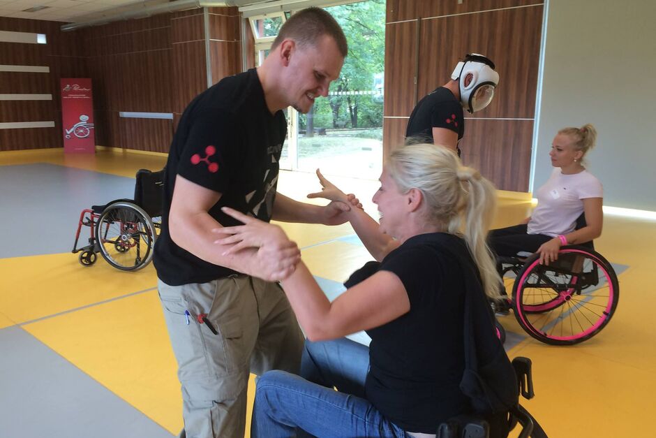 Sebeobrana pro paraplegiky