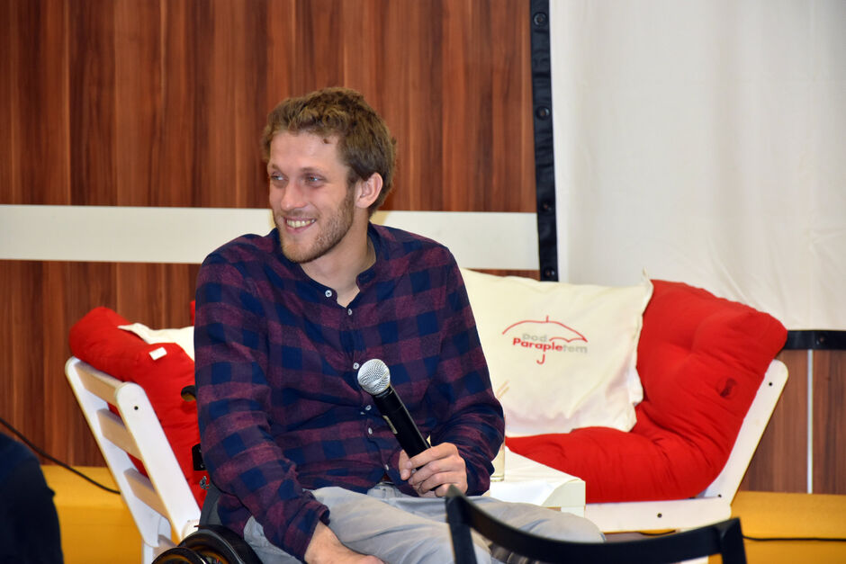 Host pod Parapletem - Jiří Čeloud