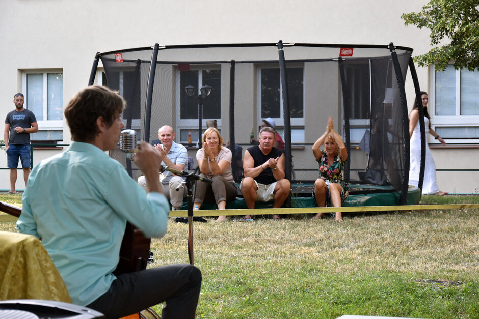 Sejdeme se na zahradě