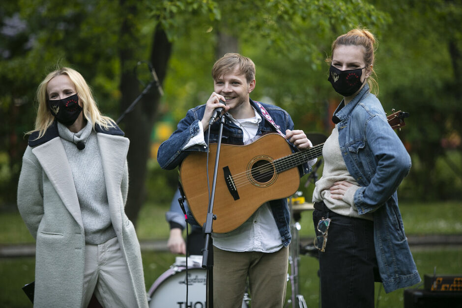 S Parapletem na zahradě | #kulturažije na Mall.tv