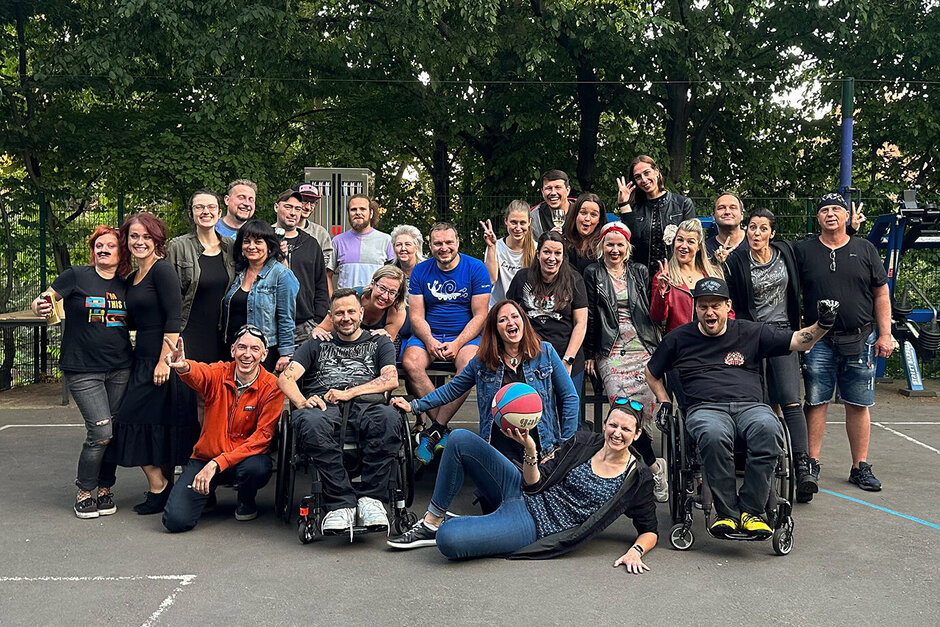 Teambuilding s rockovým a motorkářským námětem