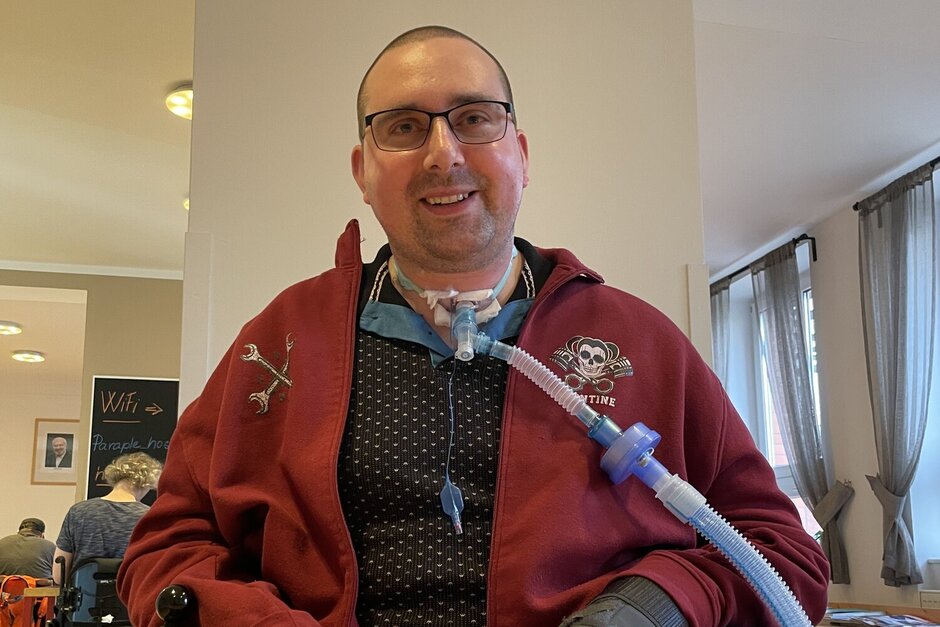 Daniel - Moje přání je zvednout pravou ruku k ústům, potom už by šlo všechno