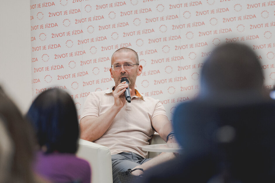 Host pod Parapletem - Petr Havlíček