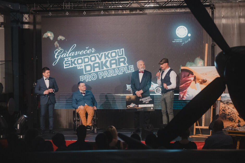 Galavečer v Národním technickém muzeu přenesl hosty na Dakar. Charitativní aukce unikátních předmětů