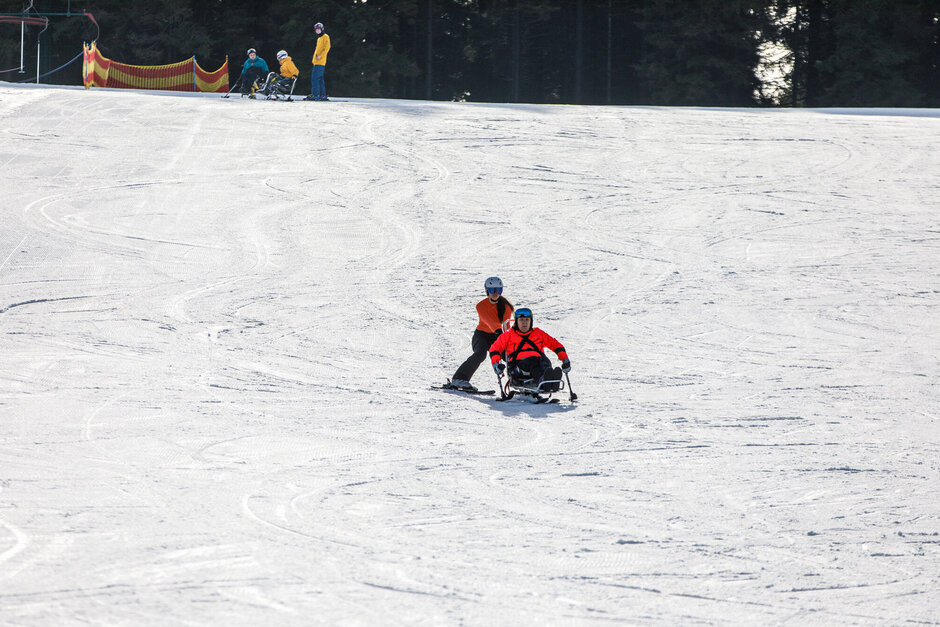 Lyžařský pobyt Centra Paraple v Jizerských horách pohledem objektivu