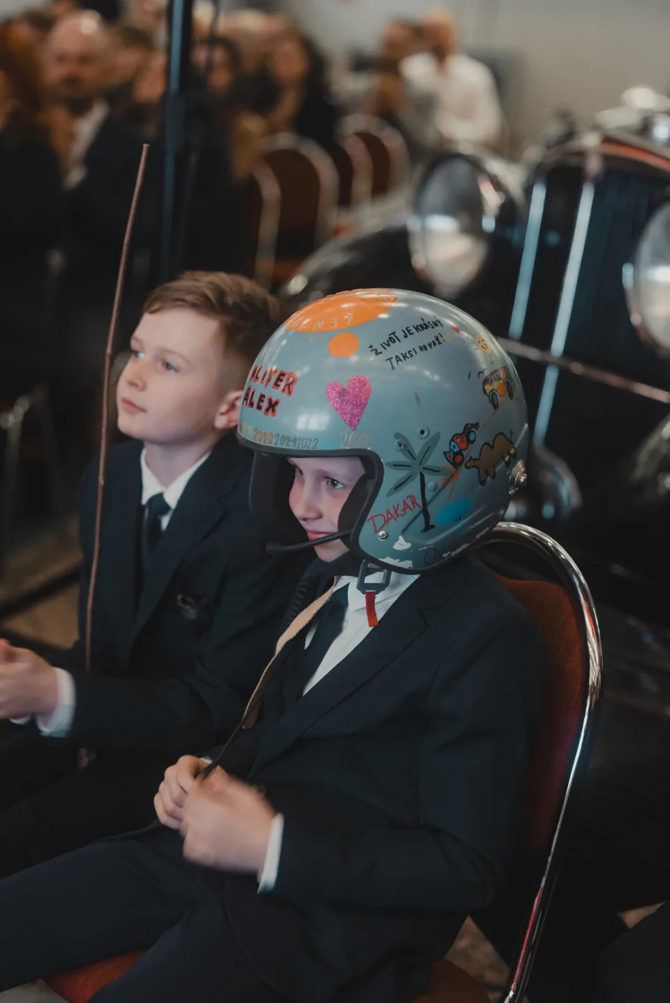 008438